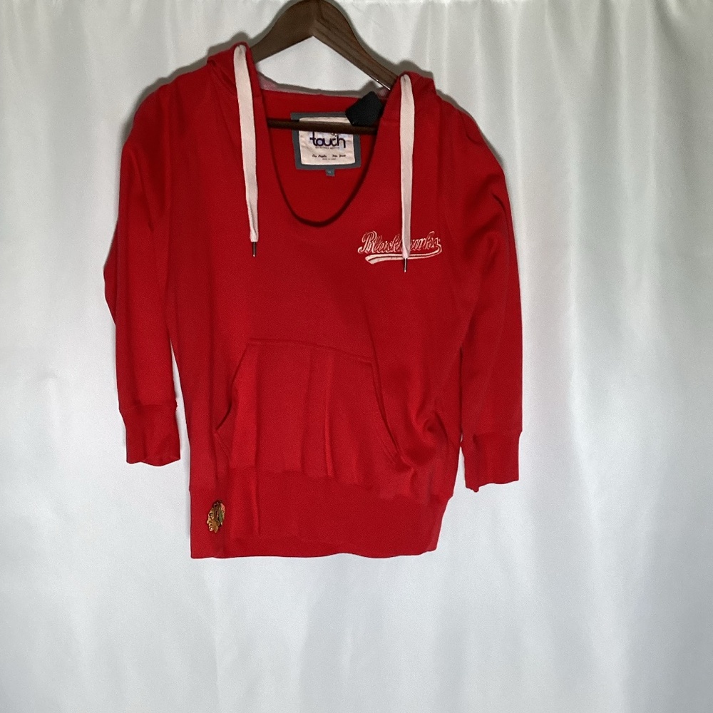 1267. Women’s Chicago Blackhawks Pull Over Hoodie EUC Size XL